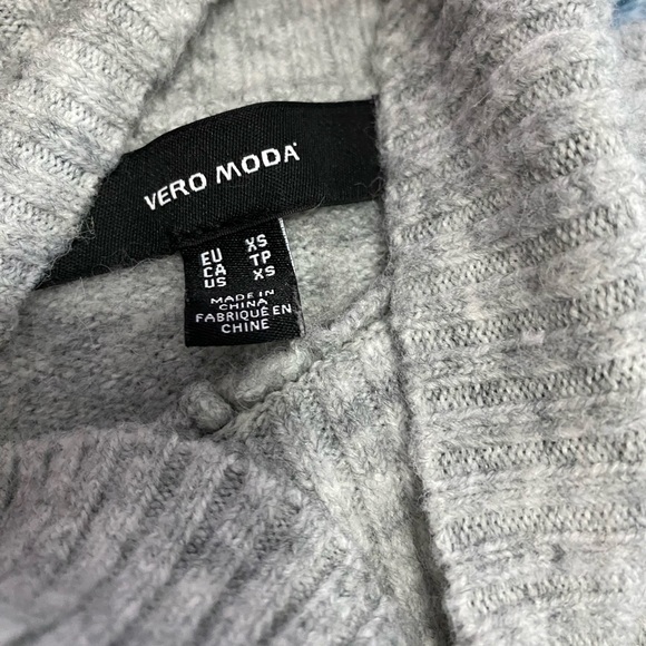 Villa high neck loose fit from Vero Moda - Picture 2 of 5